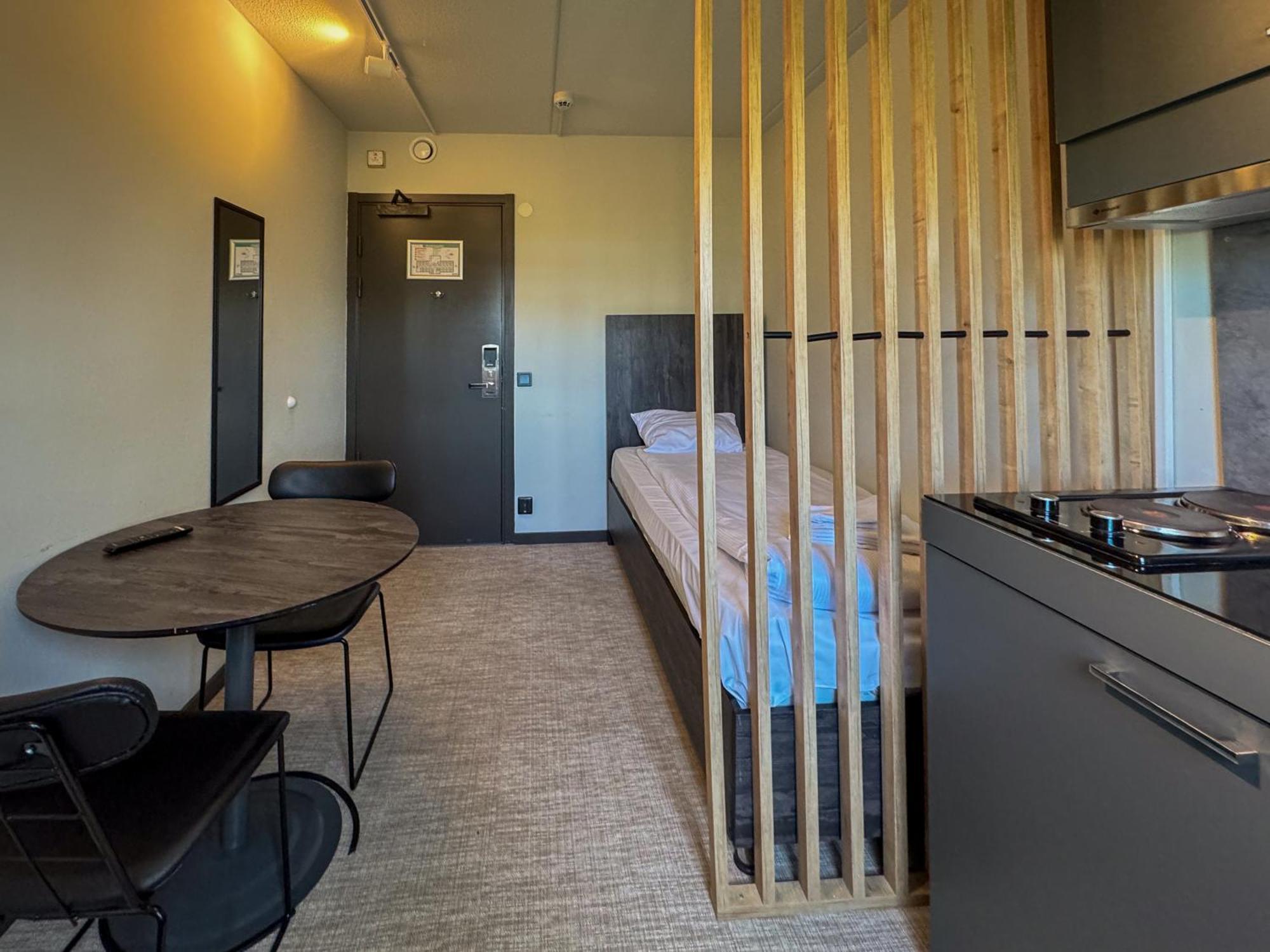Joenkoeping Hotel Apartments Екстериор снимка
