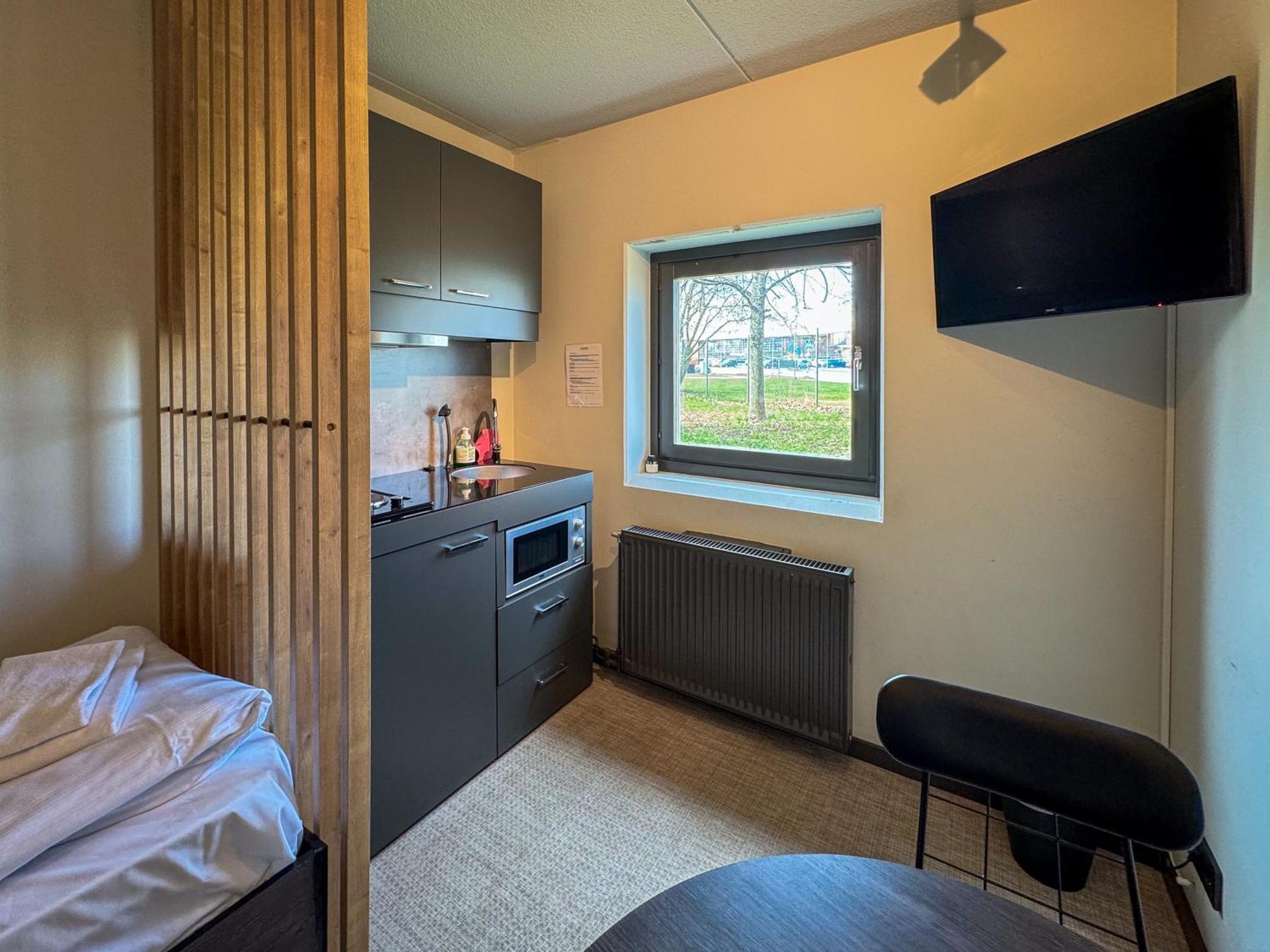 Joenkoeping Hotel Apartments Екстериор снимка