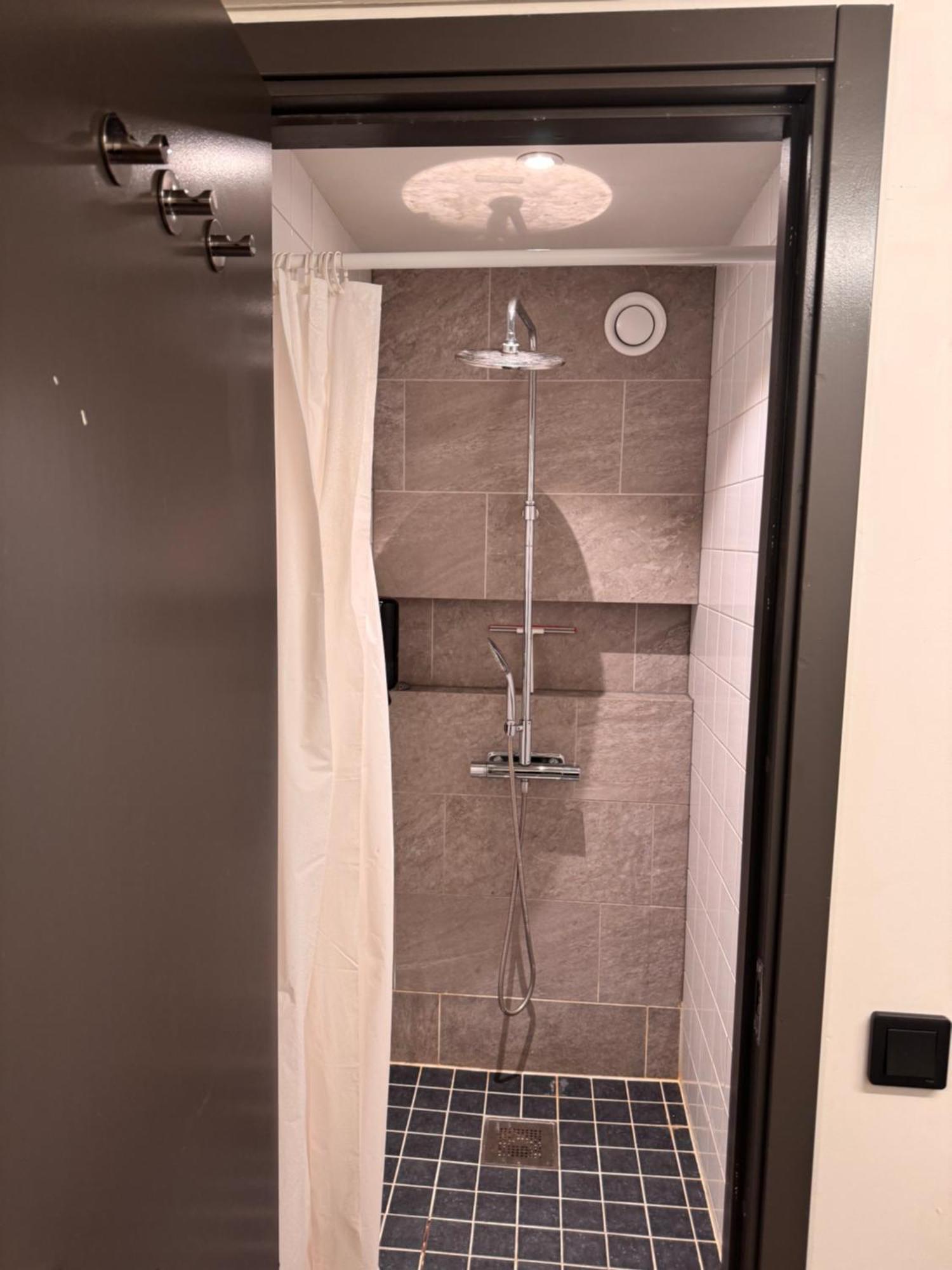Joenkoeping Hotel Apartments Екстериор снимка